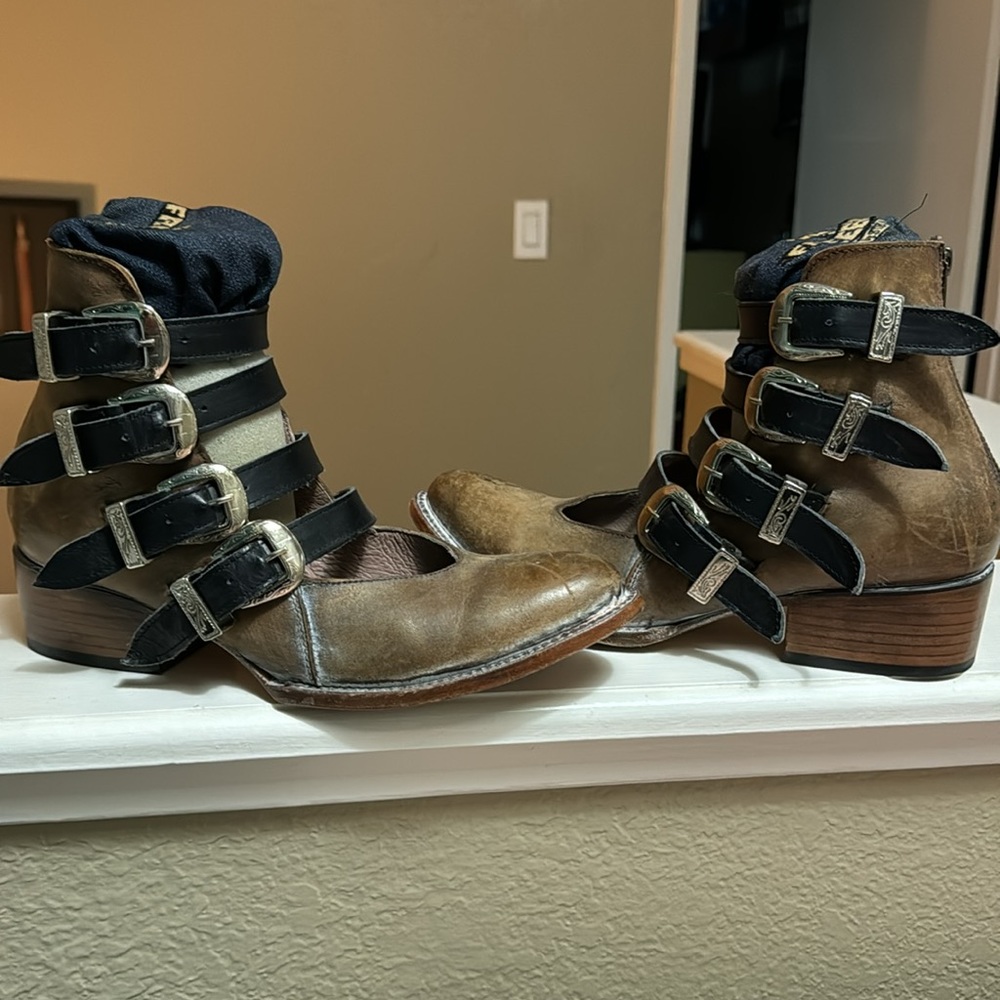 Freebird- Scarlett hand crafted Leather upper, leather sole and lining.